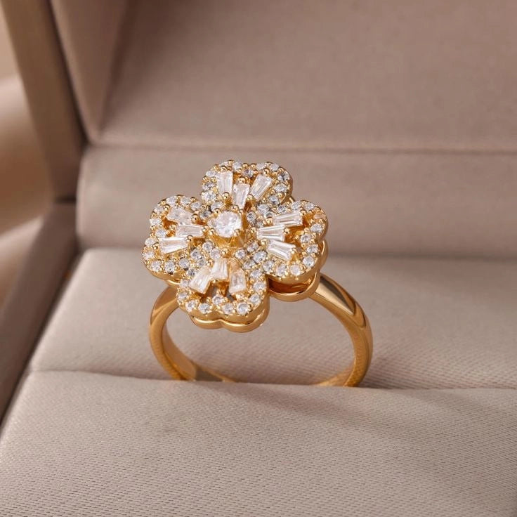 Anillo Trebol Corazon Giratorio